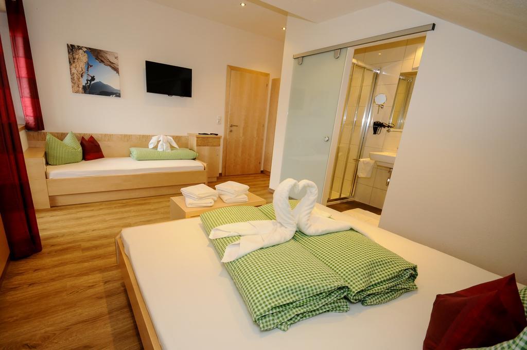 Ferienwohnung Gundolf Christine Arzl im Pitztal Zimmer foto